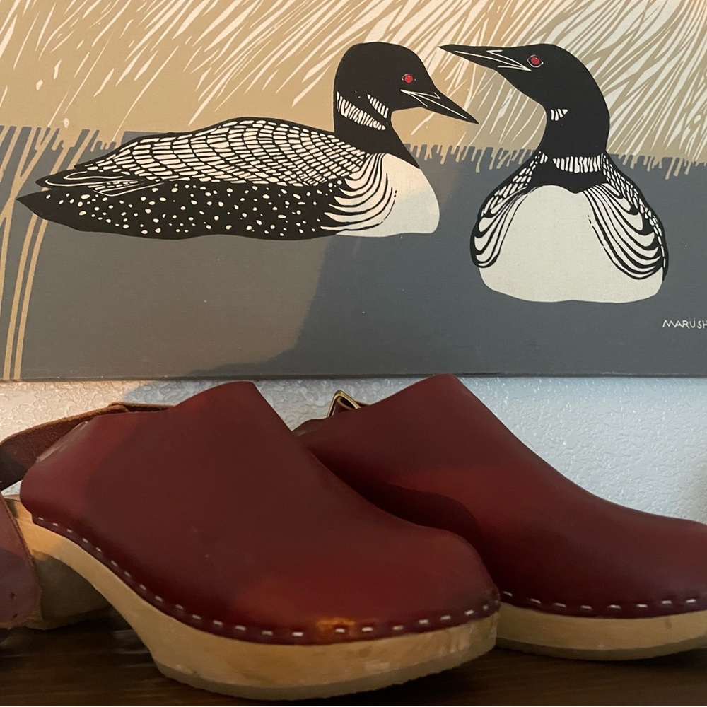 Bryr Maroon Leather clogs size 39 / 9